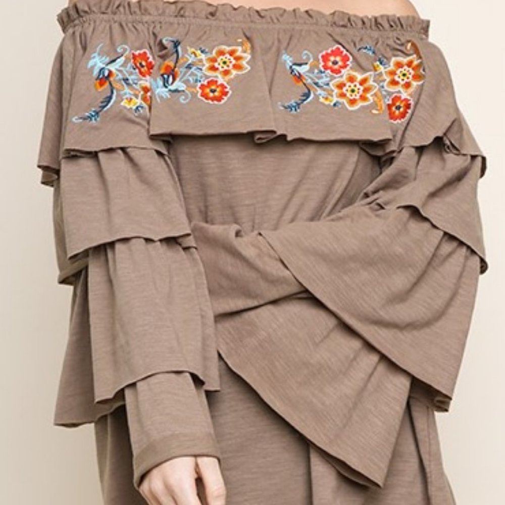 UMGEE Embroidered Boho Top NWT